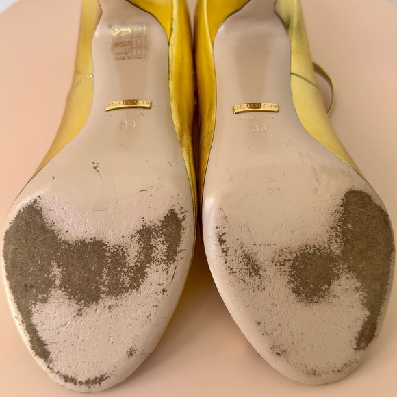 Gucci Leather Molina Lips Embroidered Heels in Gold - Picture 9 of 9